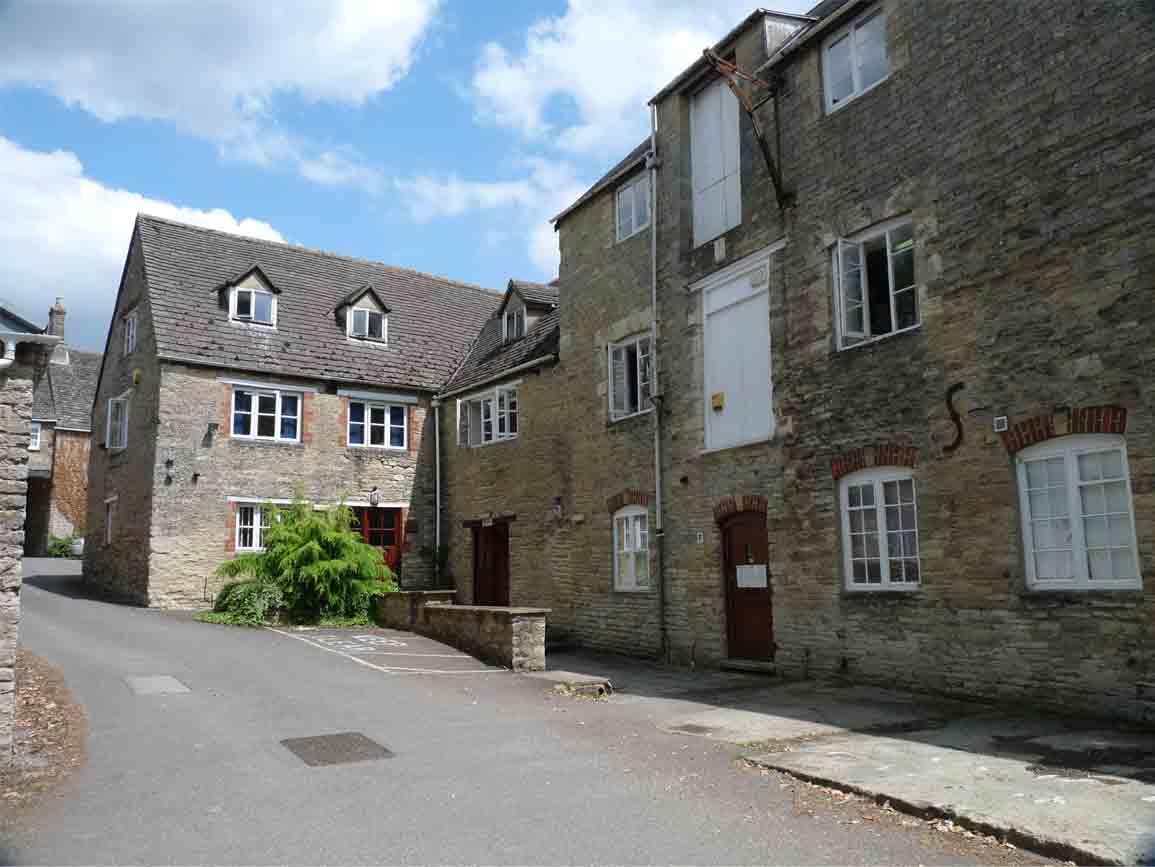 Spinners Court, West End, Witney
